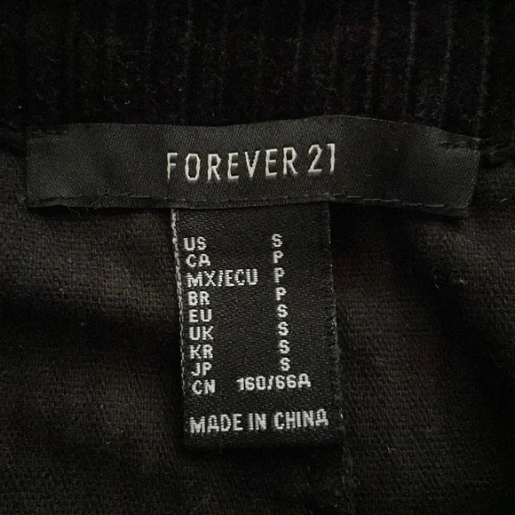 Black skirt - Picture 3 of 3